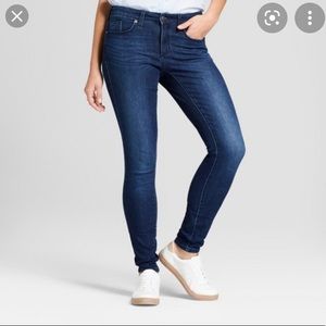 Universal thread jeans